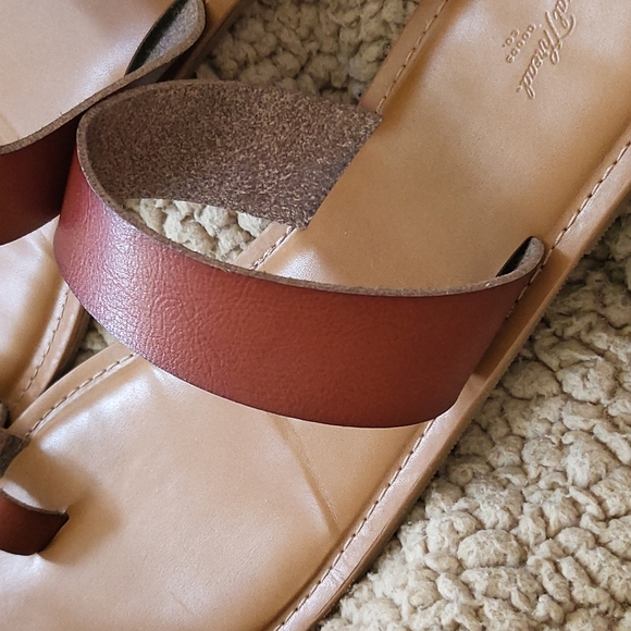 Sandals - Picture 4 of 4